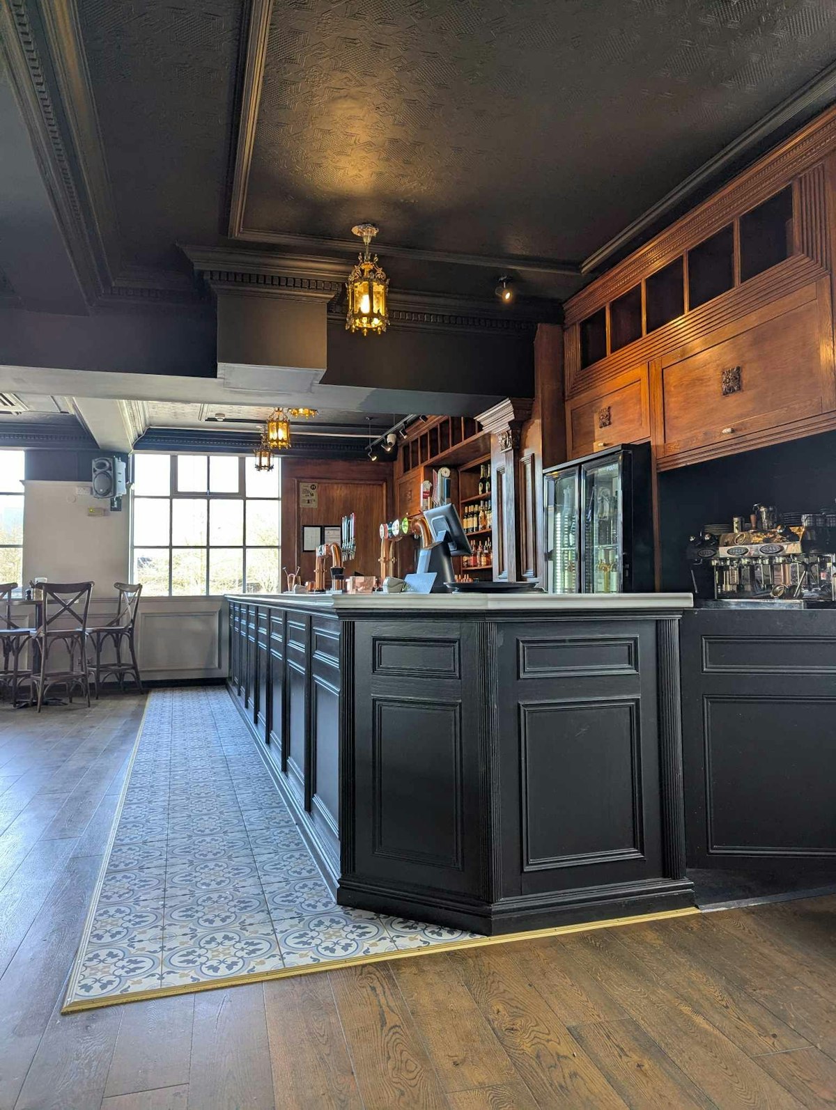 Image of a wooden painted with panelling in an imitation art deco style